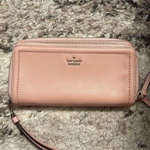Kate Spade wristlet wallet